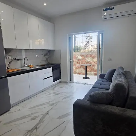 Melinas Sea View * ساراندا